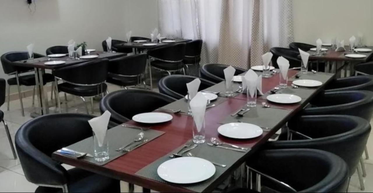 Hotel Neelam Манали Экстерьер фото